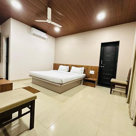 Hotel Grand Indu, 3 Star Kolhapur Eksteriør bilde