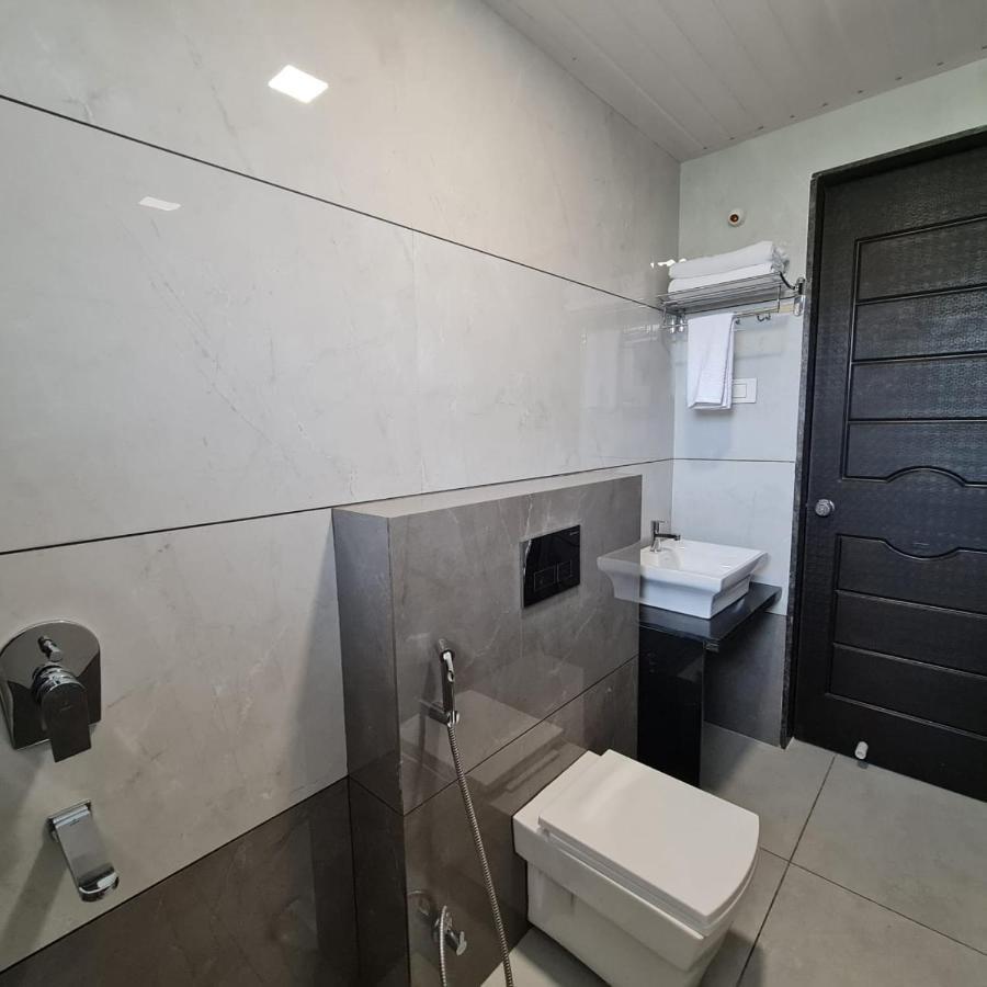Hotel Grand Indu, 3 Star Kolhapur Eksteriør bilde