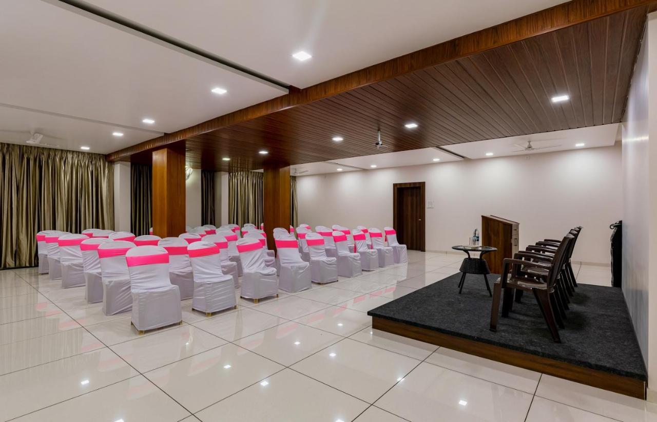 Hotel Grand Indu, 3 Star Kolhapur Eksteriør bilde