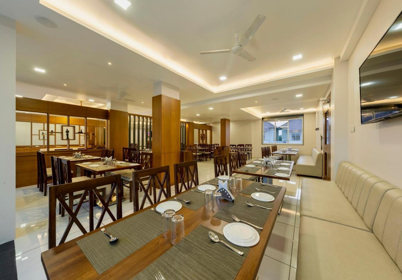 Hotel Grand Indu, 3 Star Kolhapur Eksteriør bilde