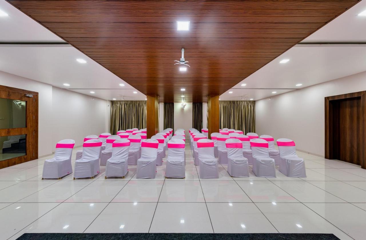 Hotel Grand Indu, 3 Star Kolhapur Eksteriør bilde