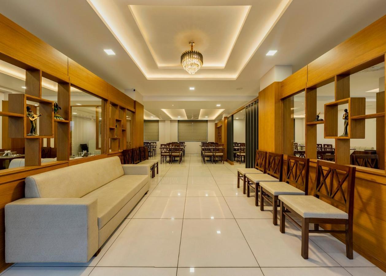 Hotel Grand Indu, 3 Star Kolhapur Eksteriør bilde
